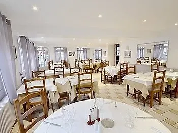Hotel De L'ours 4*