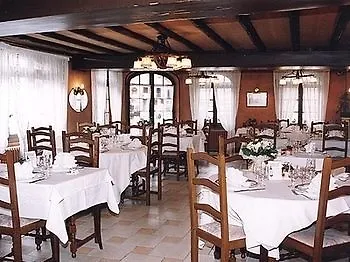 Hotel De L'ours 4*