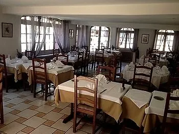 Hotel De L'ours 4*